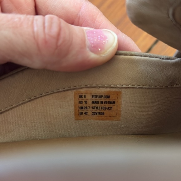 FITFLOP Size 10 Latte Tan Pilar Stud Buckle Leather Platform Mules Lug - Picture 5 of 8